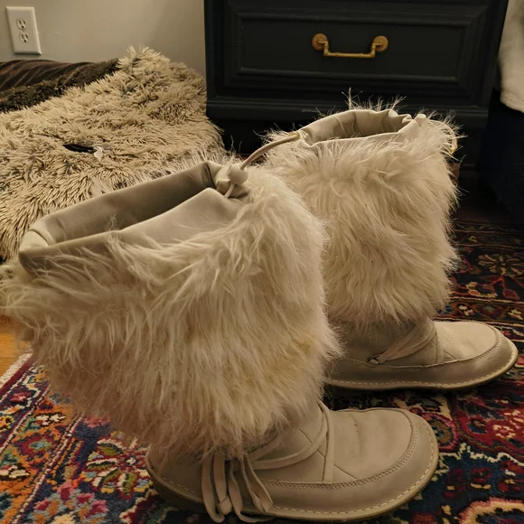 Sorel Women's Tan Fur-Lined Winter Boots - Picture 3 of 6